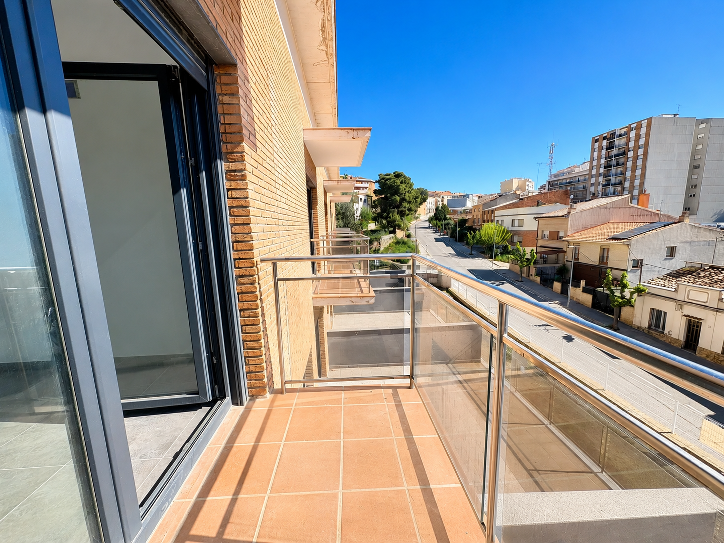 Balcón con vista urbana