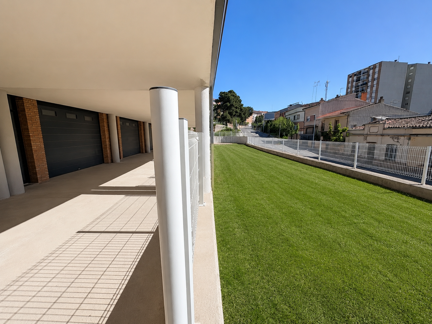 Jardín privado y porche cubierto